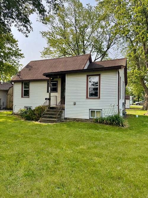 1202 E Water St, Pontiac, IL, 61764-2234 | Card Image