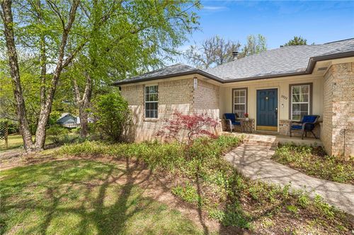 2922 E Whippoorwill Ln, Fayetteville, AR, 72701-2852 | Card Image