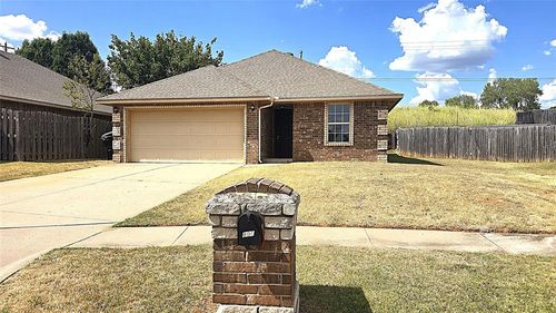 805 Crown Heights Ln, Purcell, OK, 73080-9717 | Card Image