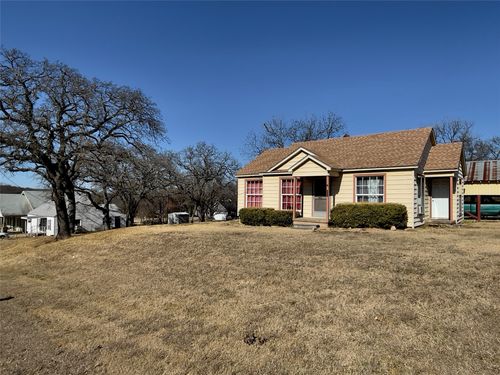 211 Denton St E, Argyle, TX, 76226-2335 | Card Image
