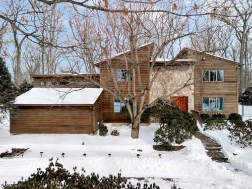 855 Sunset Rdg, Bridgewater, NJ, 08807-1323 | Card Image