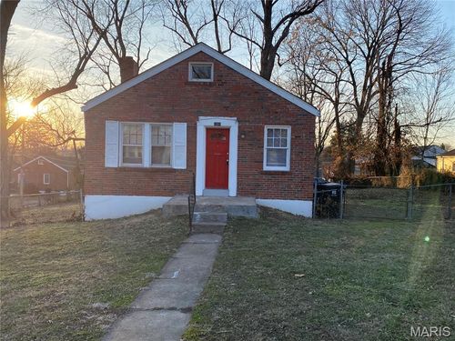 1201 Backer St, University City, MO, 63130-1823 | Card Image