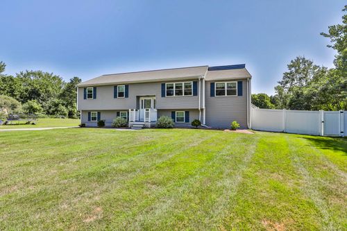506 Mammoth Road, Pelham, NH, 03076 | Card Image