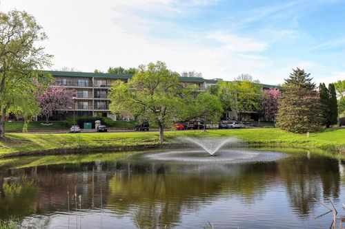 405-10401 Cedar Lake Rd, Minnetonka, MN, 55305-3275 | Card Image