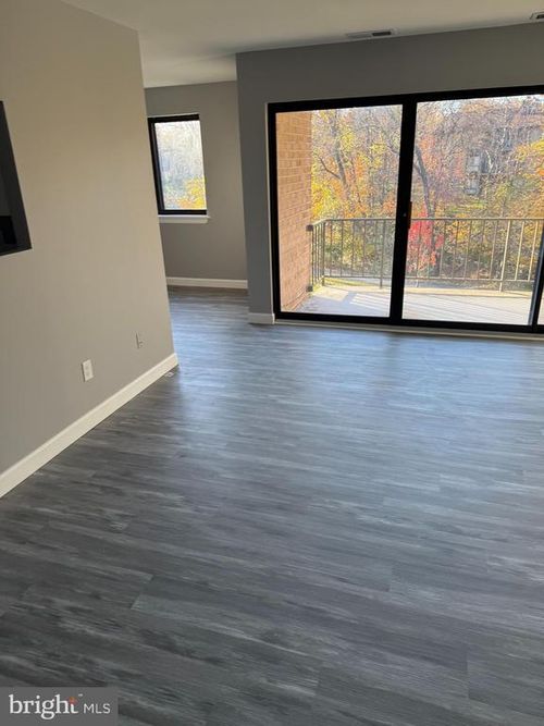 apt-4-6029 Majors Ln, COLUMBIA, MD, 21045-4130 | Card Image