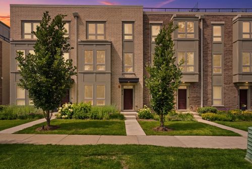214 W Sigwalt St, Arlington Heights, IL, 60005-1835 | Card Image