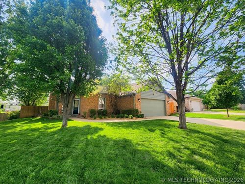 11701 Forest Ct, Jenks, OK, 74037-5023 | Card Image