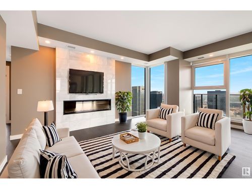 10180 103 St Nw, Edmonton, AB, T5J0L1 | Card Image