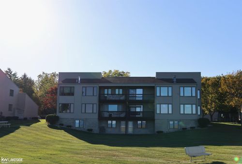 7226 2nd St, Lakeport, MI, 48059-1903 | Card Image