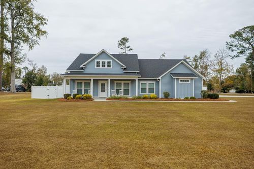601 Pine Point Cir, Valdosta, GA, 31602-1346 | Card Image