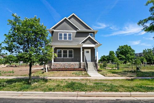 2810 Big Bluestem Pkwy, Fitchburg, WI, 53711-7698 | Card Image