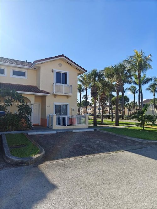 17866 Nw 74th Ct, Hialeah, FL, 33015-8442 | Card Image