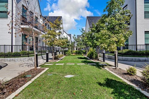 123 Garden Ct E, Arlington, TX, 76013-1314 | Card Image