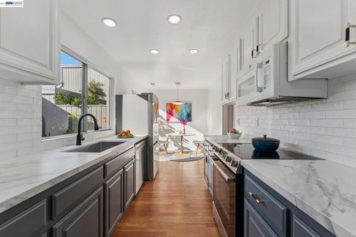 1034 Trellis Ln, Alameda, CA, 94502 | Card Image