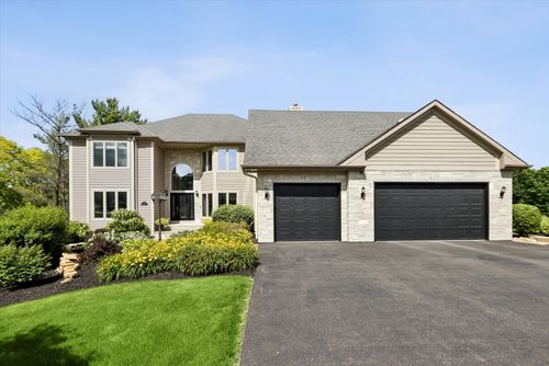 10 Bordeaux Ct, Oakwood Hills, IL, 60013-6081 | Card Image