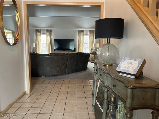 Large Foyer entrance leads to the Great Room. | Image 4