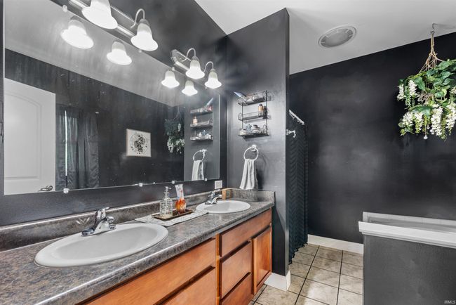 2325 N Huntington Rd, House other with 3 bedrooms, 2 bathrooms and null parking in Marion IN | Image 25