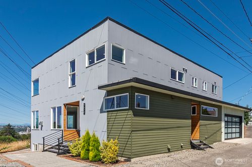 4524 12th Ave S, Seattle, WA, 98108-1805 | Card Image