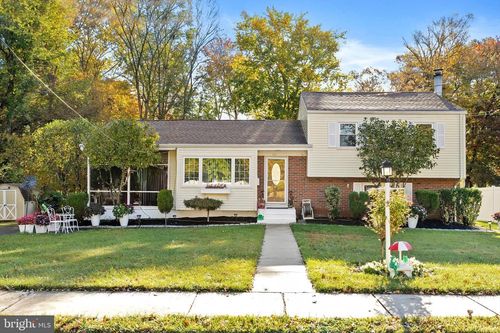 30 Chelmsford Ct, EWING, NJ, 08618-1808 | Card Image