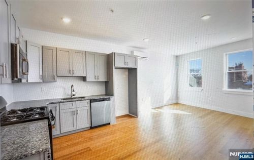 100 North Avenue, Plainfield, NJ, 07060 | Card Image