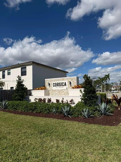 0-11855 Sw 246th Ter, HOMESTEAD, FL, 33032-3015 | Card Image