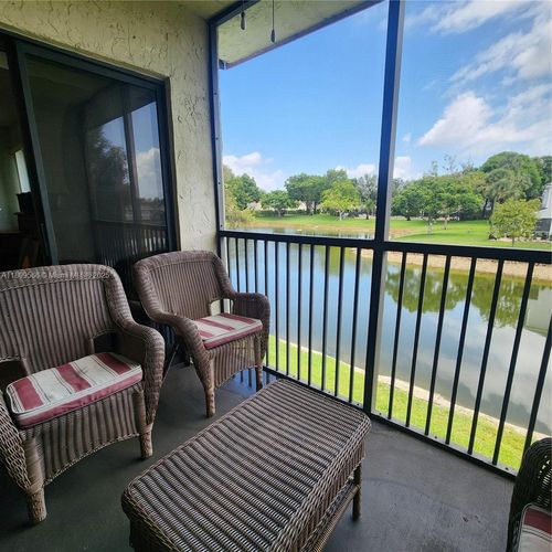 5542-5542 Courtyard Dr, Margate, FL, 33063-1527 | Card Image