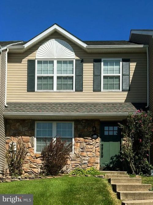 1139 Pin Oak Dr, PERKIOMENVILLE, PA, 18074-9425 | Card Image