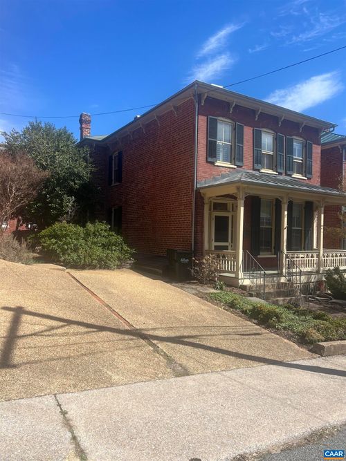 17 N Washington St, STAUNTON, VA, 24401-4217 | Card Image