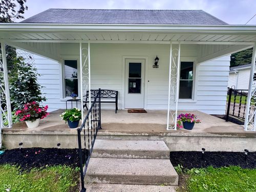 809 Curtis St, Crawfordsville, IN, 47933-3608 | Card Image