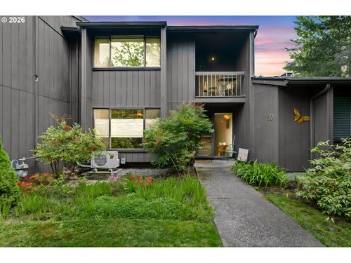 150 Westbrook Way, Eugene, OR, 97405-2077 | Card Image