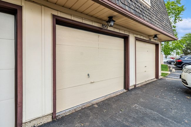U11 - 820 Pahl Rd, Home with 2 bedrooms, 2 bathrooms and 2 parking in Elk Grove Village IL | Image 19