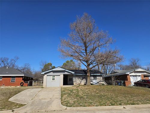 1305 Juniper Cir, Midwest City, OK, 73110-7415 | Card Image
