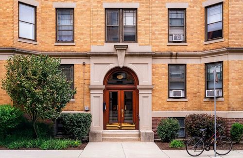 7-4 Newport Rd, Cambridge, MA, 02140-1526 | Card Image