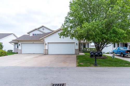 219 Heritage Lane, Onalaska, WI, 54650 | Card Image