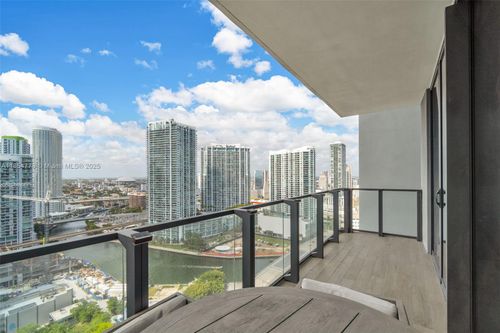 apt-2406-68 Se 6th St, Miami, FL, 33131-3491 | Card Image