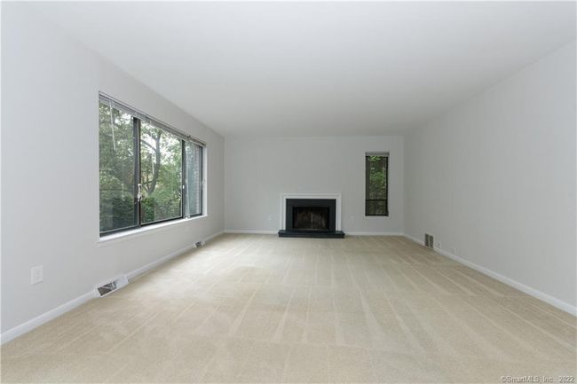 21 - 21 Hills Ln, Condo with 2 bedrooms, 2 bathrooms and null parking in Westport CT | Image 7