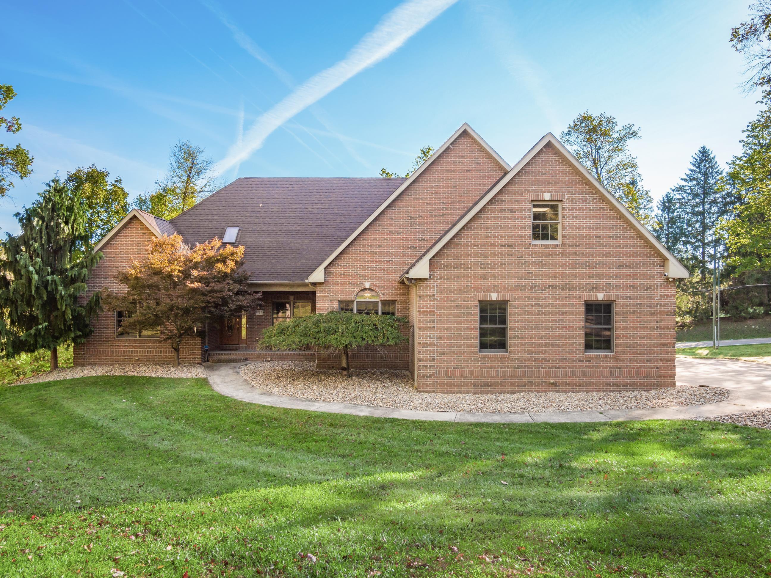 Forest Hills Cir, Zanesville, OH 43701