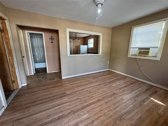 107 W Park St, House other with 2 bedrooms, 1 bathrooms and null parking in Hallettsville TX | Image 8