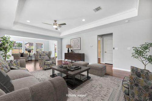 823 Hamilton Ln, Georgetown, TX, 78633-2128 | Card Image