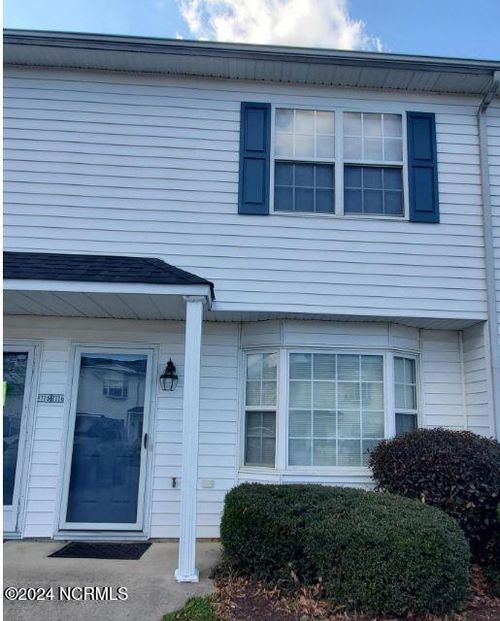 ttt1-3935 Sterling Pointe Dr, Winterville, NC, 28590-8808 | Card Image
