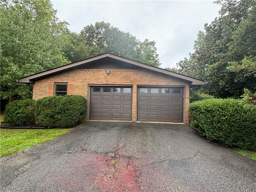 115 Sharon Dr, Central, SC, 29630-9565 | Card Image