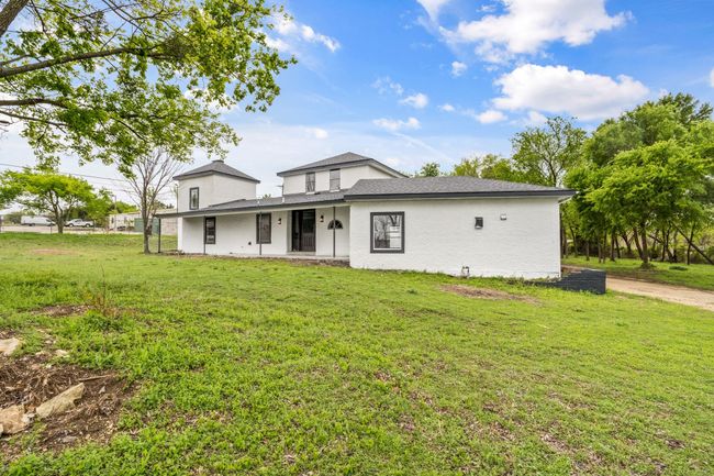 304 N Parvin St, House other with 3 bedrooms, 3 bathrooms and null parking in Prosper TX | Image 4