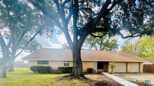 4702 Aster Ln, Victoria, TX, 77904-2136 | Card Image