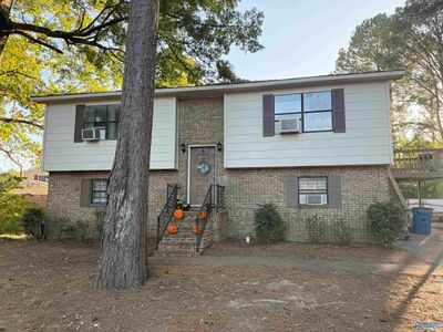 134 Pineview Street, House other with 5 bedrooms, 2 bathrooms and null parking in Rainbow City AL | Image 1