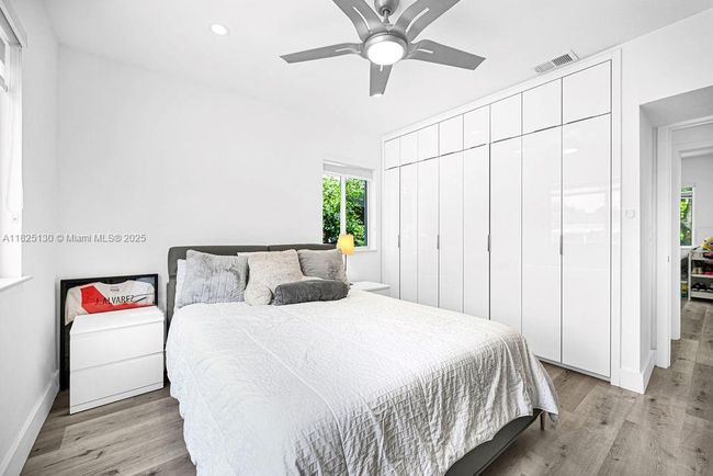 876 Ne 81 St St, House other with 3 bedrooms, 2 bathrooms and null parking in Miami FL | Image 22
