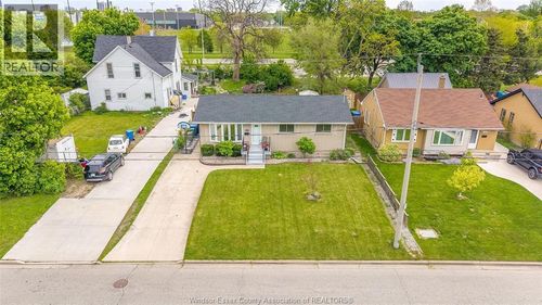 1038 Dot Ave, Windsor, ON, N9C3H8 | Card Image