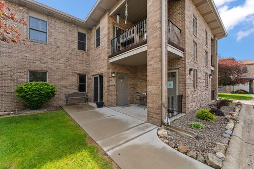 1376 Parke Dr, Crown Point, IN, 46307 | Card Image