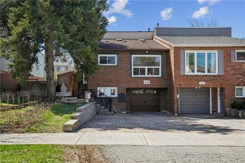 3598 Ash Row Crescent, Mississauga, ON, L5L1K4 | Card Image
