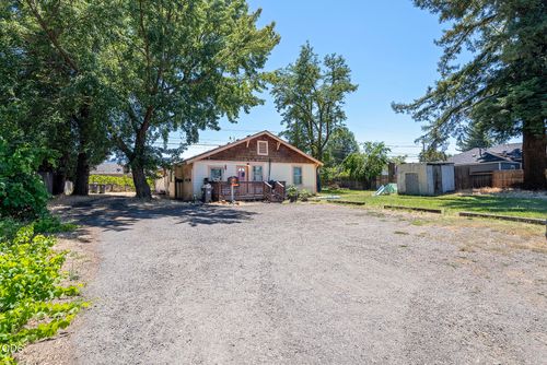 825 W 13th Street, Medford, OR, 97501 | Card Image