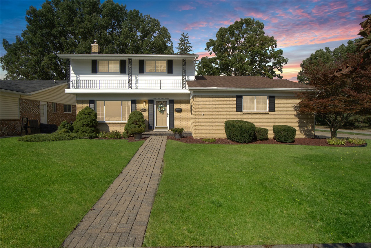 Arlington Rd, Canton, MI 48187